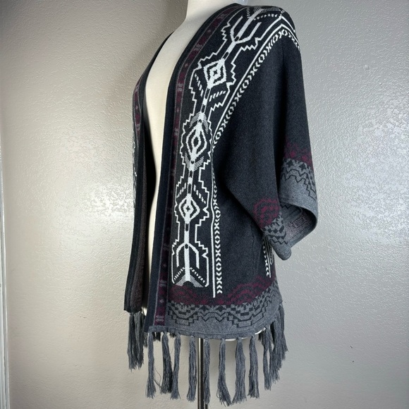 Tyler Boe Bohemian Aztec Pattern Open Front Cardigan with Fringe Size Small NEW - Picture 15 of 16